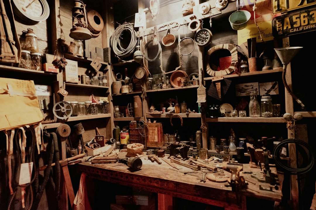 Garage exhibit at LACMA photographed by Elmer Cañas; contextual workshop image, not a named product demonstration.